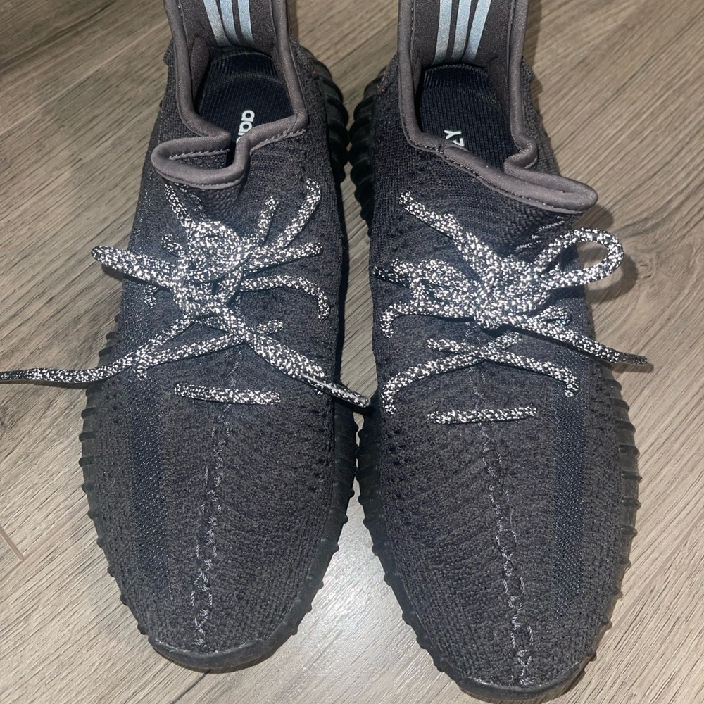 Black Adidas Yeezy Boost 350 V2